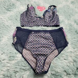 VS Very Sexy Blue Long Lined Demi Cheeky 32 D / M